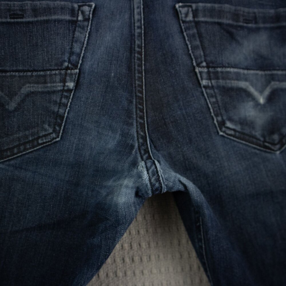 Diesel Vintage 00s Y2K Thommer Skinny Straight Jeans in Washed Diatressed Blue - Picture 7 of 8